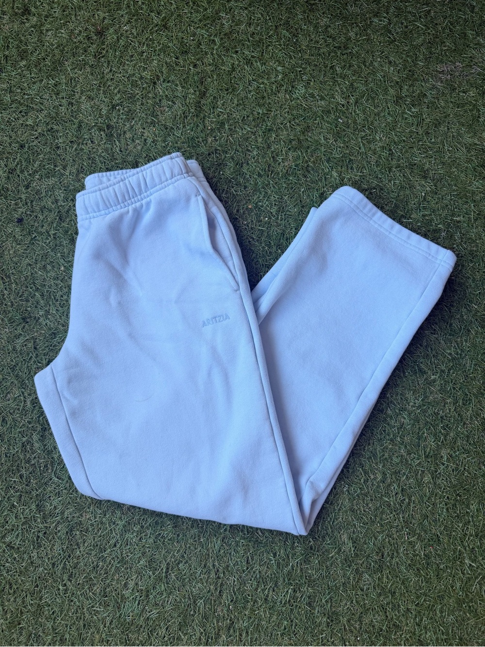 Aritzia Villa Blue Mega Straight Sweat pant